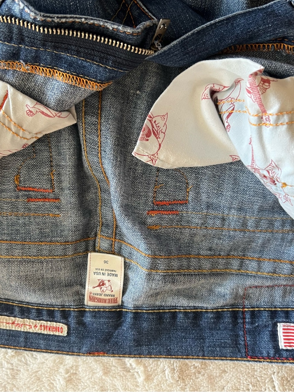 True Religion Men's Straight Leg Faded Blue Jeans - Made in USA - Picture 6 of 8